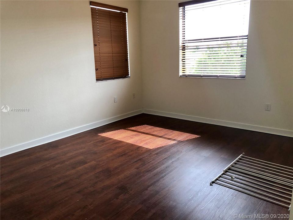 最近售出: $314,000 (3 贝兹, 2 浴室, 1550 平方英尺)