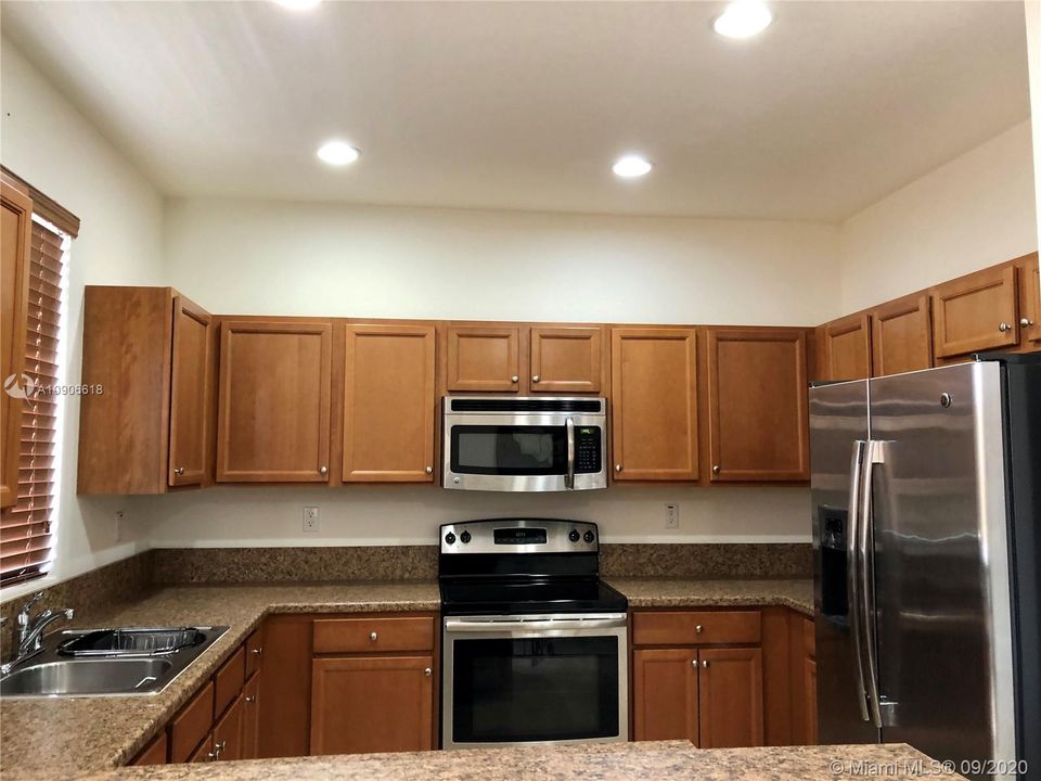 最近售出: $314,000 (3 贝兹, 2 浴室, 1550 平方英尺)