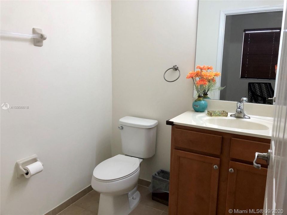 最近售出: $314,000 (3 贝兹, 2 浴室, 1550 平方英尺)