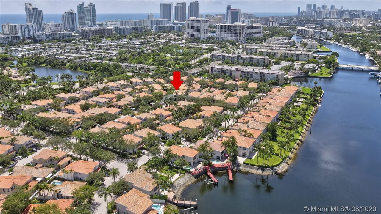 Recently Sold: $1,200,000 (5 beds, 3 baths, 3082 Square Feet)