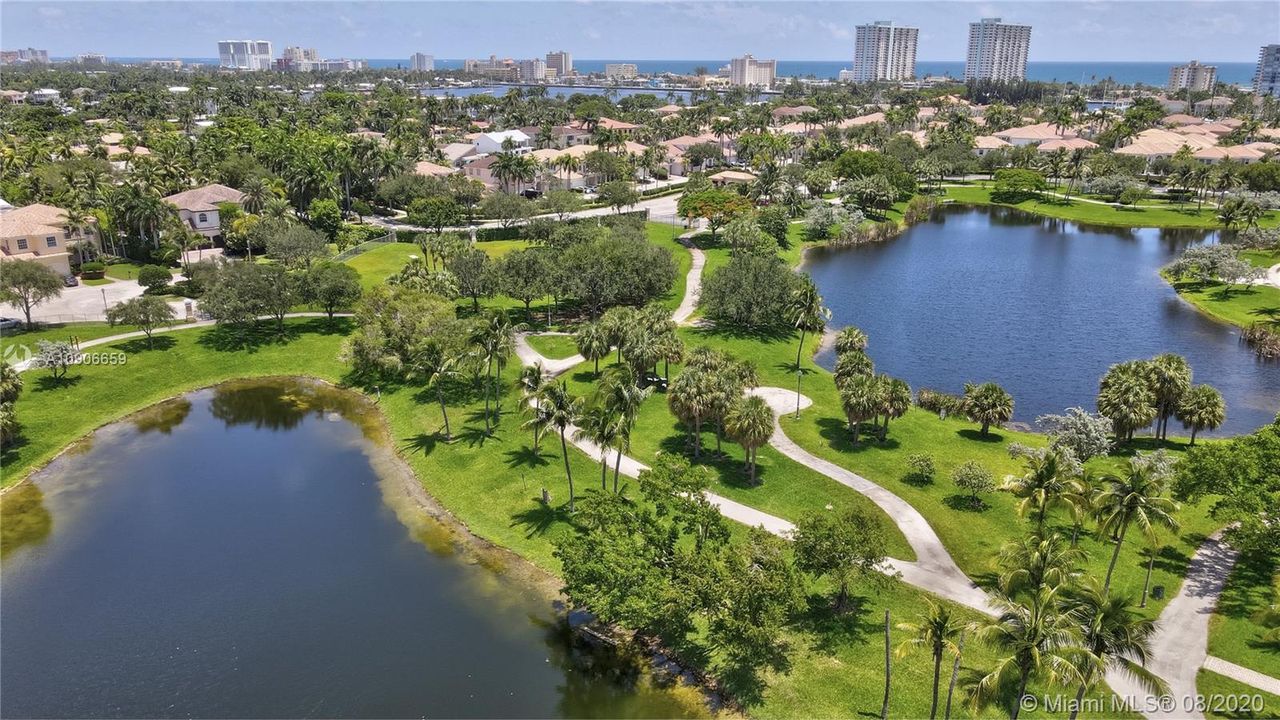 Recently Sold: $1,200,000 (5 beds, 3 baths, 3082 Square Feet)
