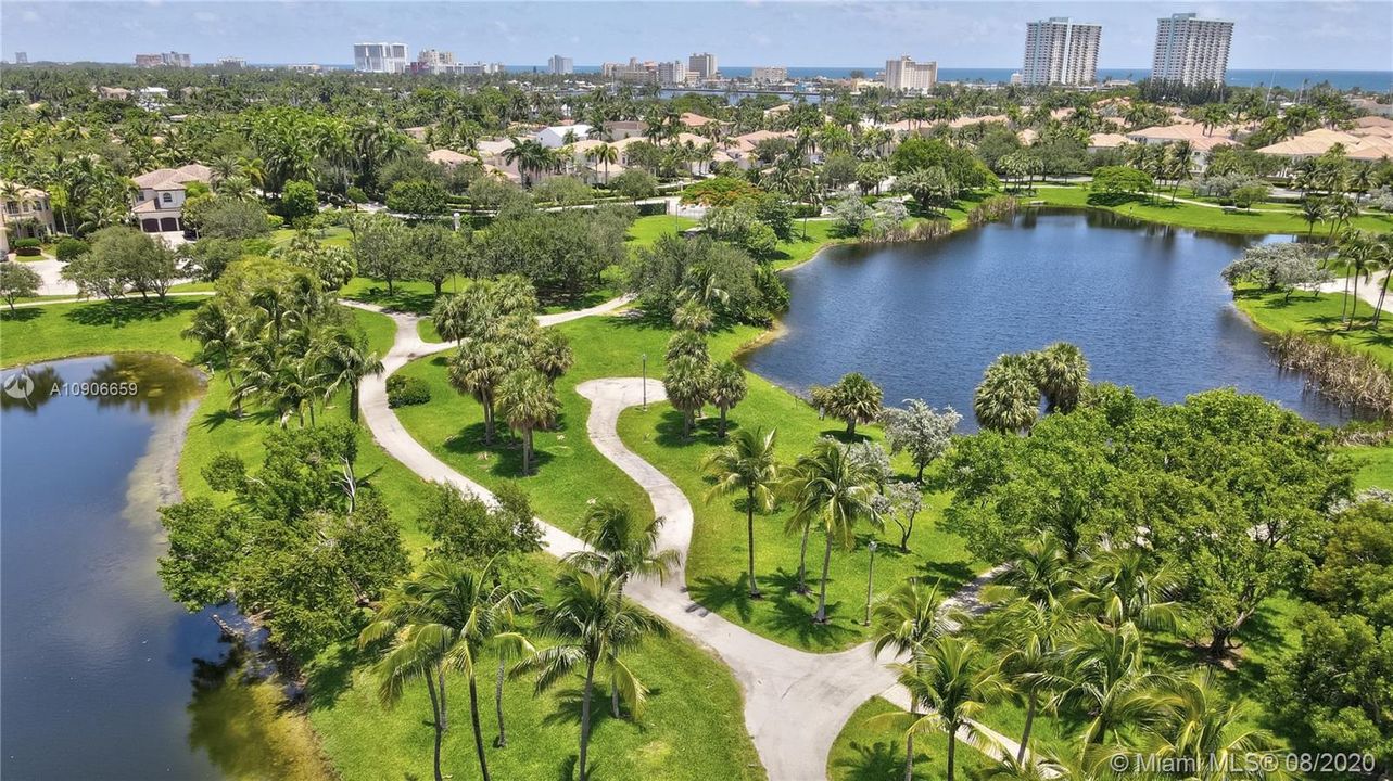 Recently Sold: $1,200,000 (5 beds, 3 baths, 3082 Square Feet)