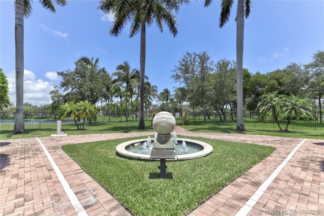 Recently Sold: $1,200,000 (5 beds, 3 baths, 3082 Square Feet)