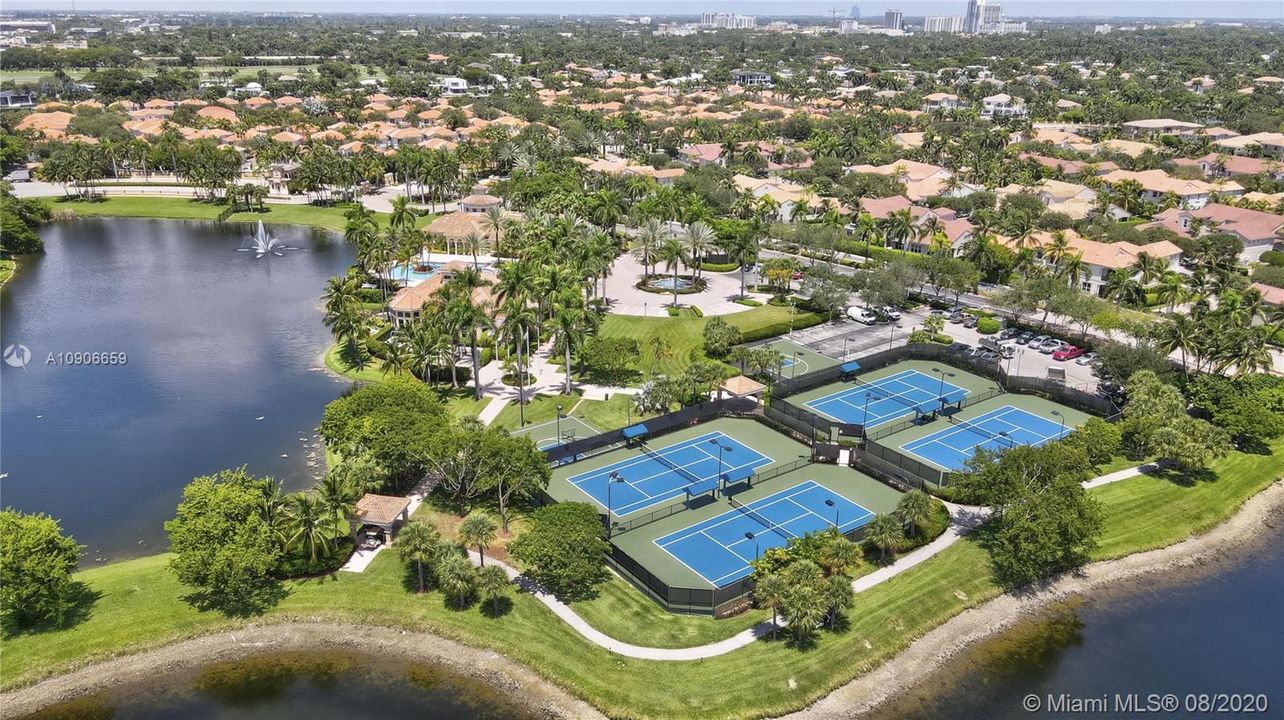 Recently Sold: $1,200,000 (5 beds, 3 baths, 3082 Square Feet)