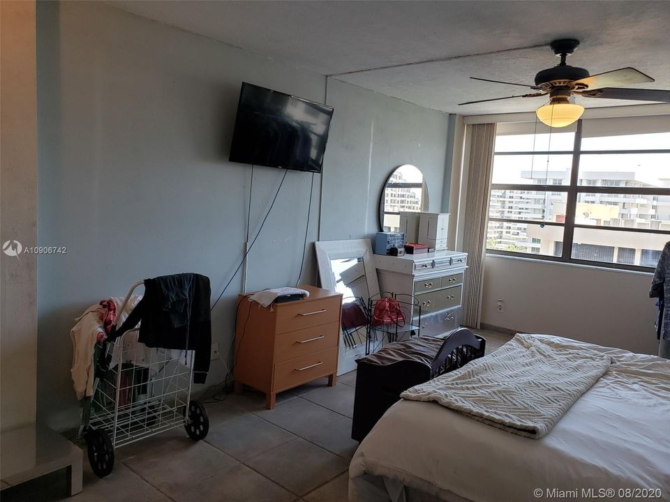 Recently Sold: $455,000 (2 beds, 2 baths, 1335 Square Feet)