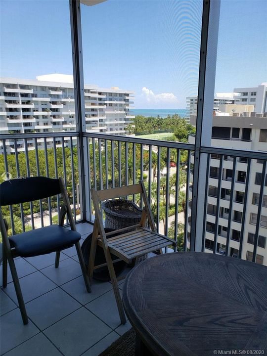 Recently Sold: $455,000 (2 beds, 2 baths, 1335 Square Feet)
