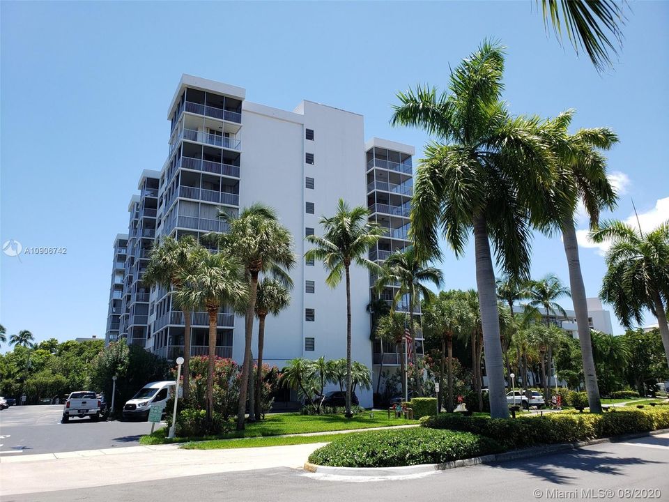 Recently Sold: $455,000 (2 beds, 2 baths, 1335 Square Feet)
