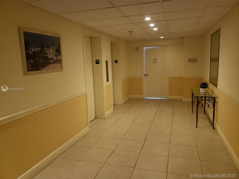 Recently Sold: $455,000 (2 beds, 2 baths, 1335 Square Feet)