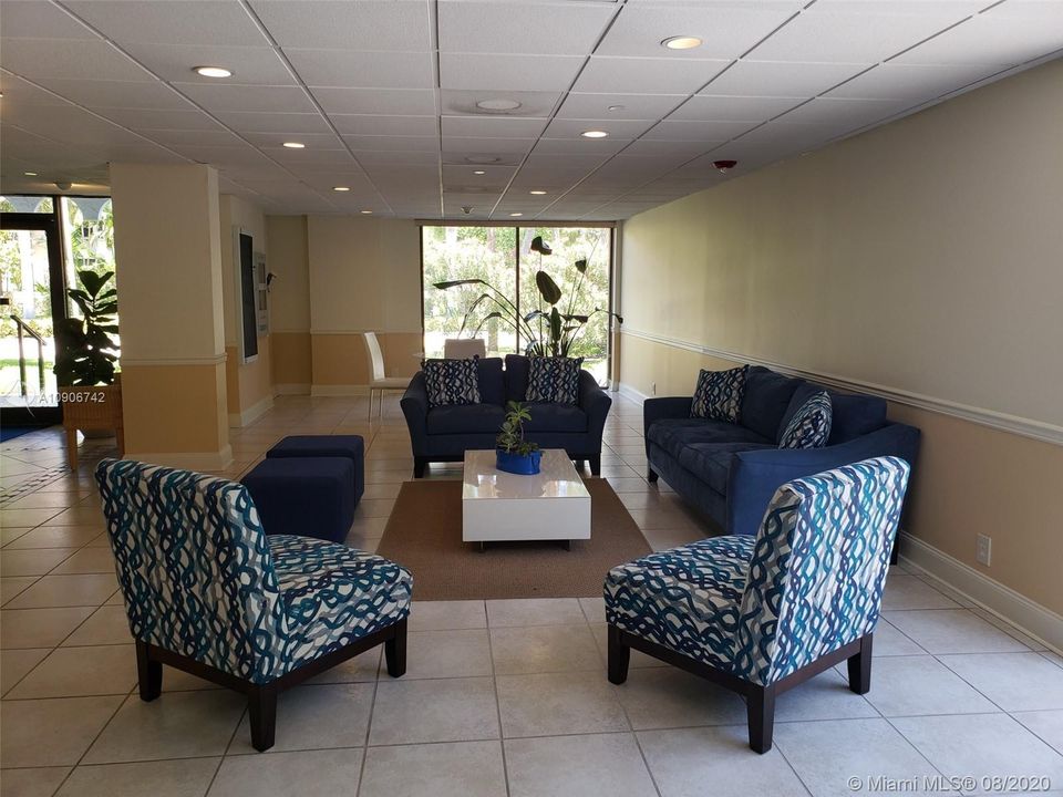 Recently Sold: $455,000 (2 beds, 2 baths, 1335 Square Feet)