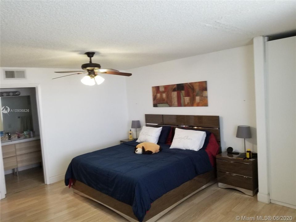 Recently Sold: $125,000 (2 beds, 2 baths, 1040 Square Feet)