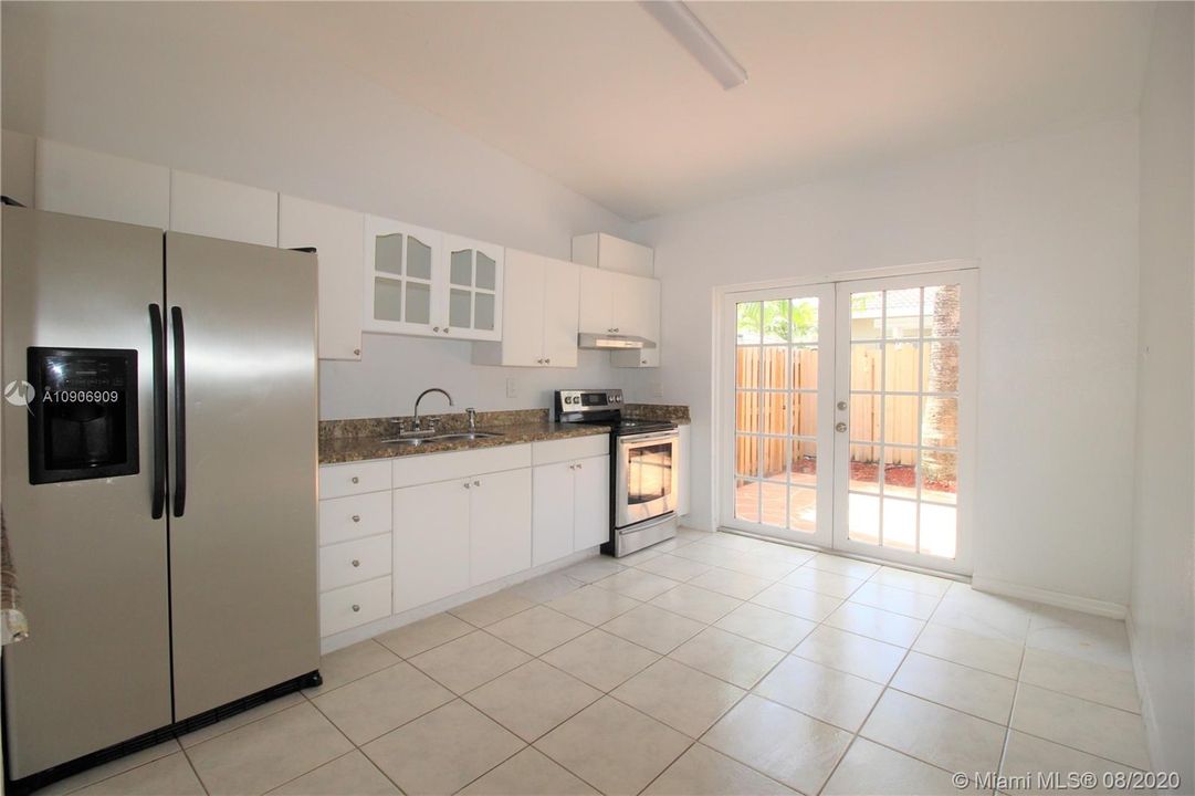 Недавно арендовано: $1,890 (3 спален, 2 ванн, 1030 Квадратных фут)