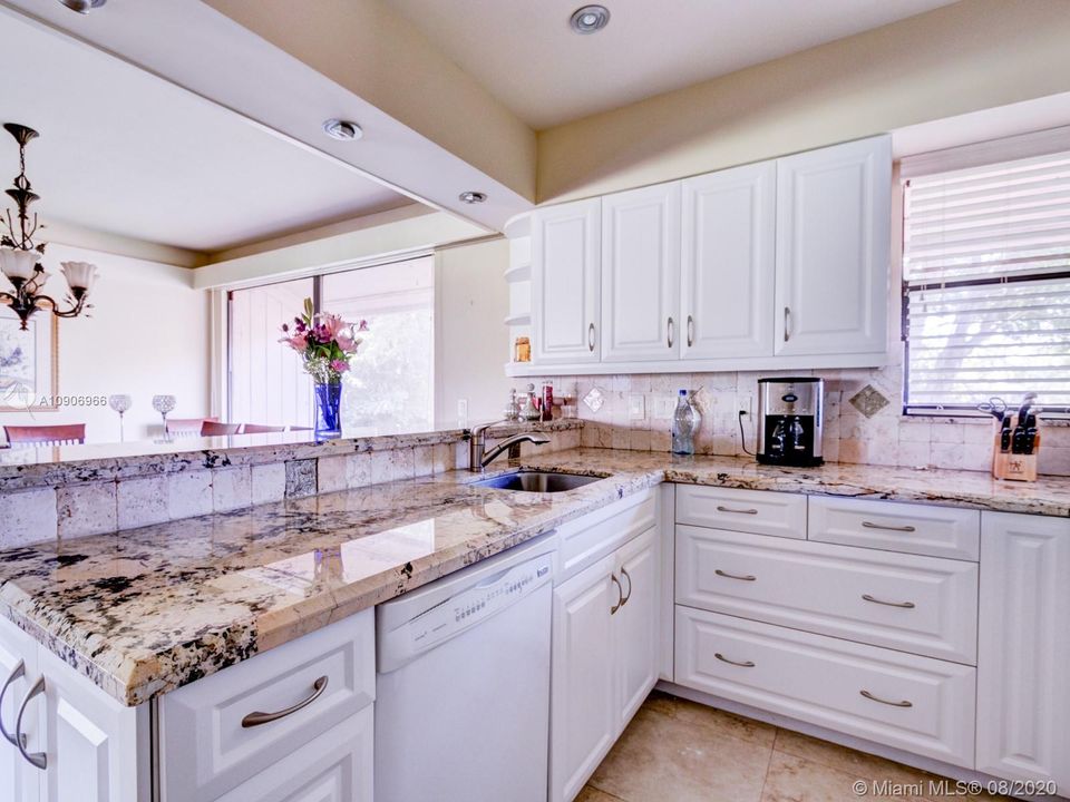 Recently Sold: $84,900 (2 beds, 2 baths, 1271 Square Feet)