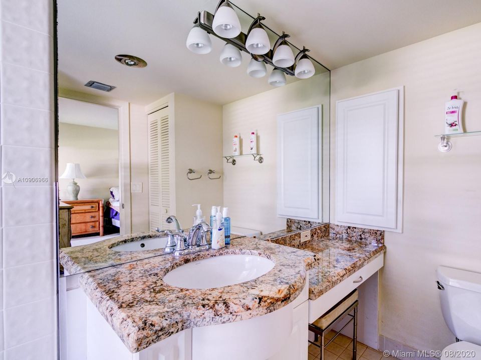 Recently Sold: $84,900 (2 beds, 2 baths, 1271 Square Feet)