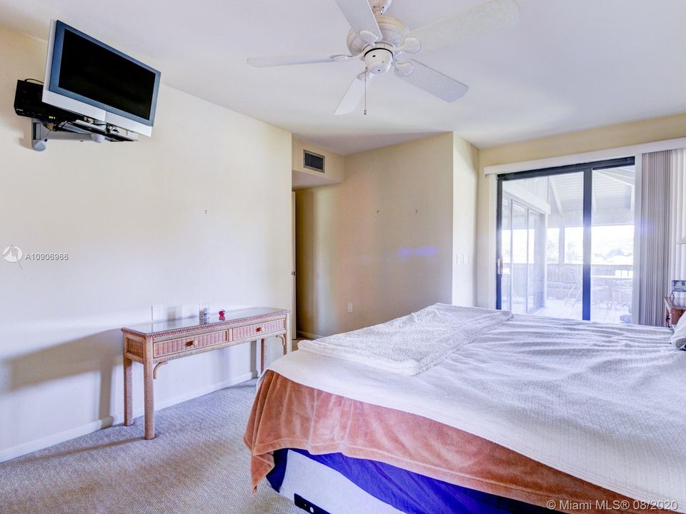 Recently Sold: $84,900 (2 beds, 2 baths, 1271 Square Feet)