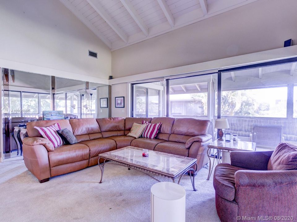 Recently Sold: $84,900 (2 beds, 2 baths, 1271 Square Feet)
