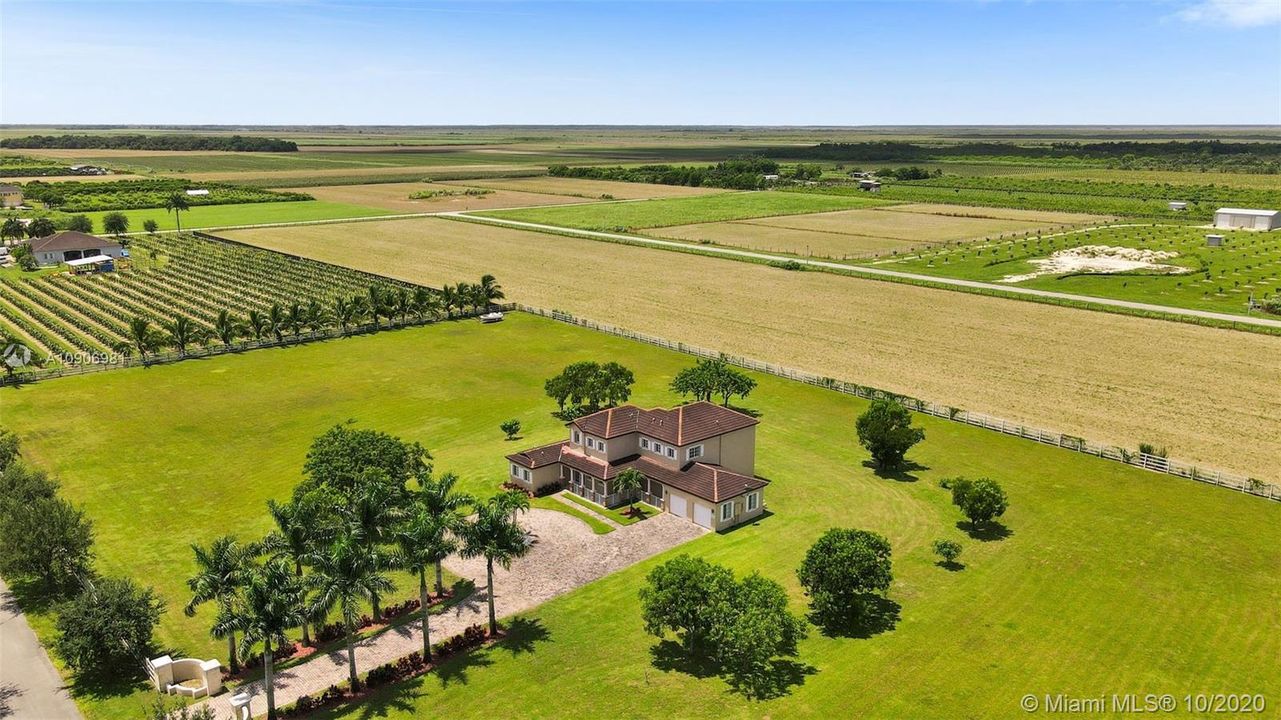 Vendido Recientemente: $805,000 (4 camas, 3 baños, 3040 Pies cuadrados)