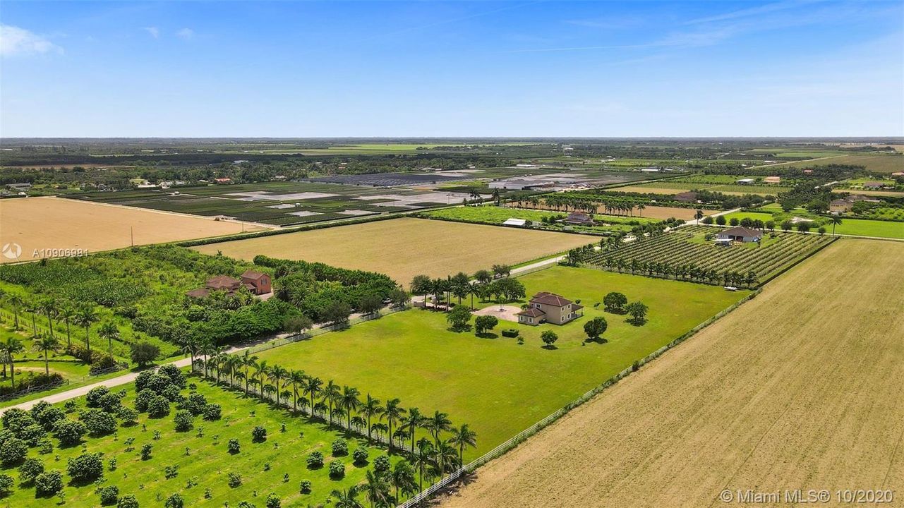 Vendido Recientemente: $805,000 (4 camas, 3 baños, 3040 Pies cuadrados)