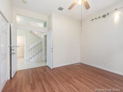 Недавно арендовано: $3,500 (6 спален, 4 ванн, 4137 Квадратных фут)