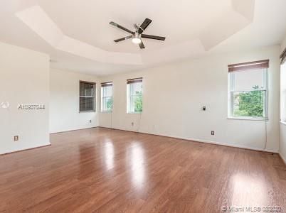 Недавно арендовано: $3,500 (6 спален, 4 ванн, 4137 Квадратных фут)
