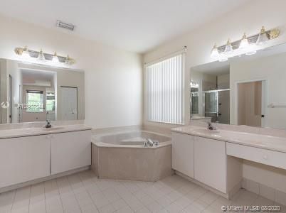 Недавно арендовано: $3,500 (6 спален, 4 ванн, 4137 Квадратных фут)