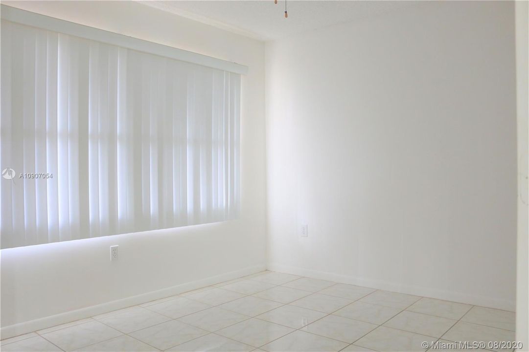 Recientemente alquilado: $1,550 (2 camas, 2 baños, 1207 Pies cuadrados)