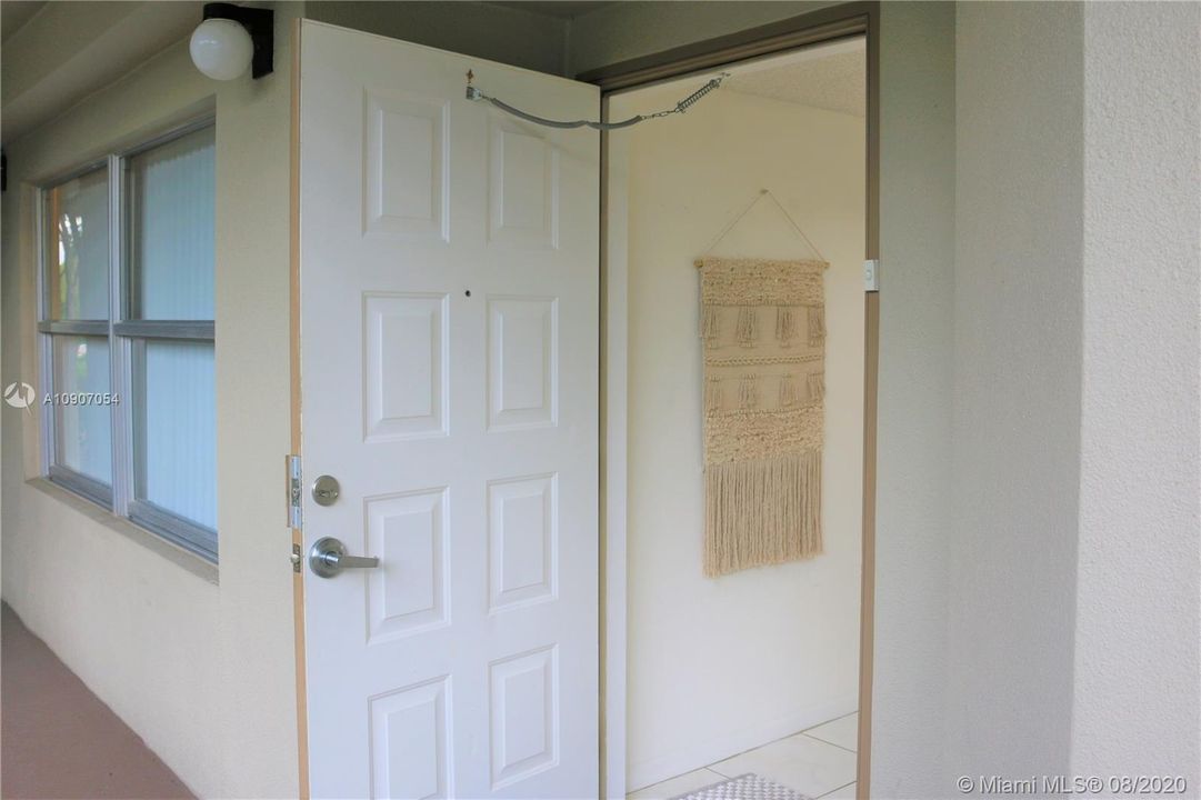 Recientemente alquilado: $1,550 (2 camas, 2 baños, 1207 Pies cuadrados)