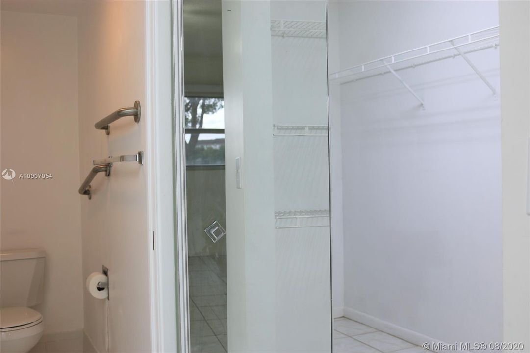 Recientemente alquilado: $1,550 (2 camas, 2 baños, 1207 Pies cuadrados)