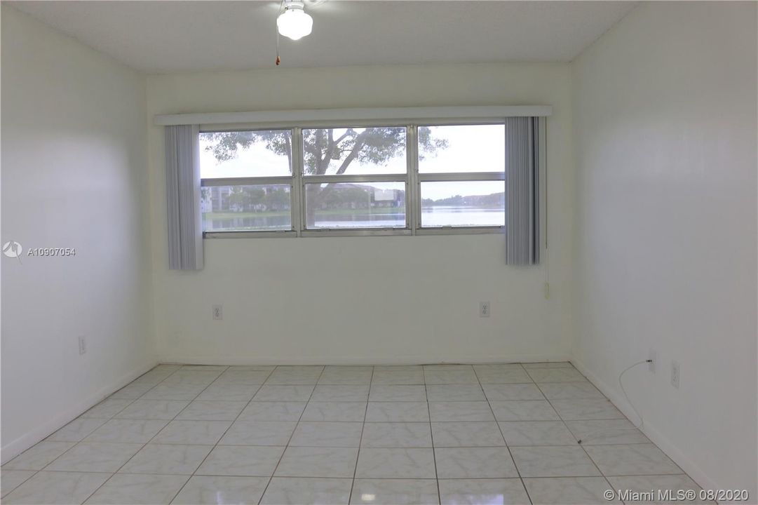 Recientemente alquilado: $1,550 (2 camas, 2 baños, 1207 Pies cuadrados)