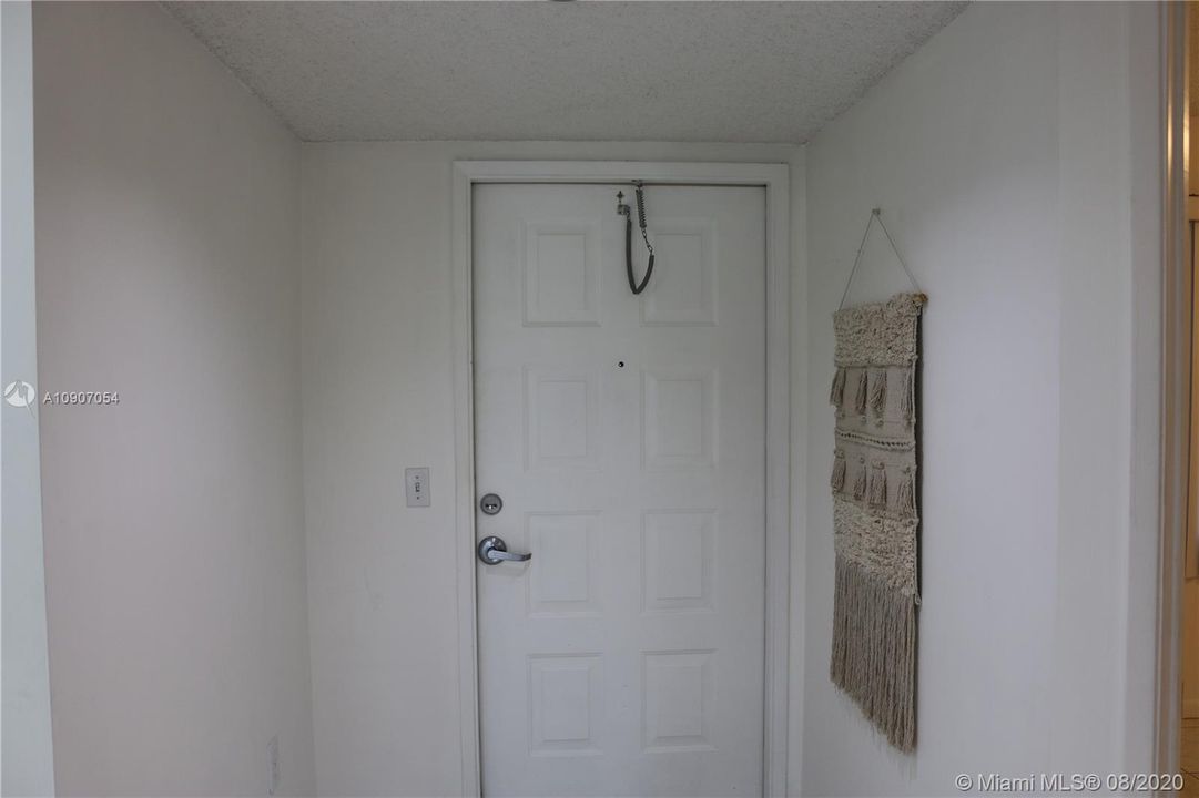 Recientemente alquilado: $1,550 (2 camas, 2 baños, 1207 Pies cuadrados)