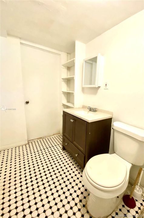 Recently Rented: $990 (1 beds, 1 baths, 690 Square Feet)