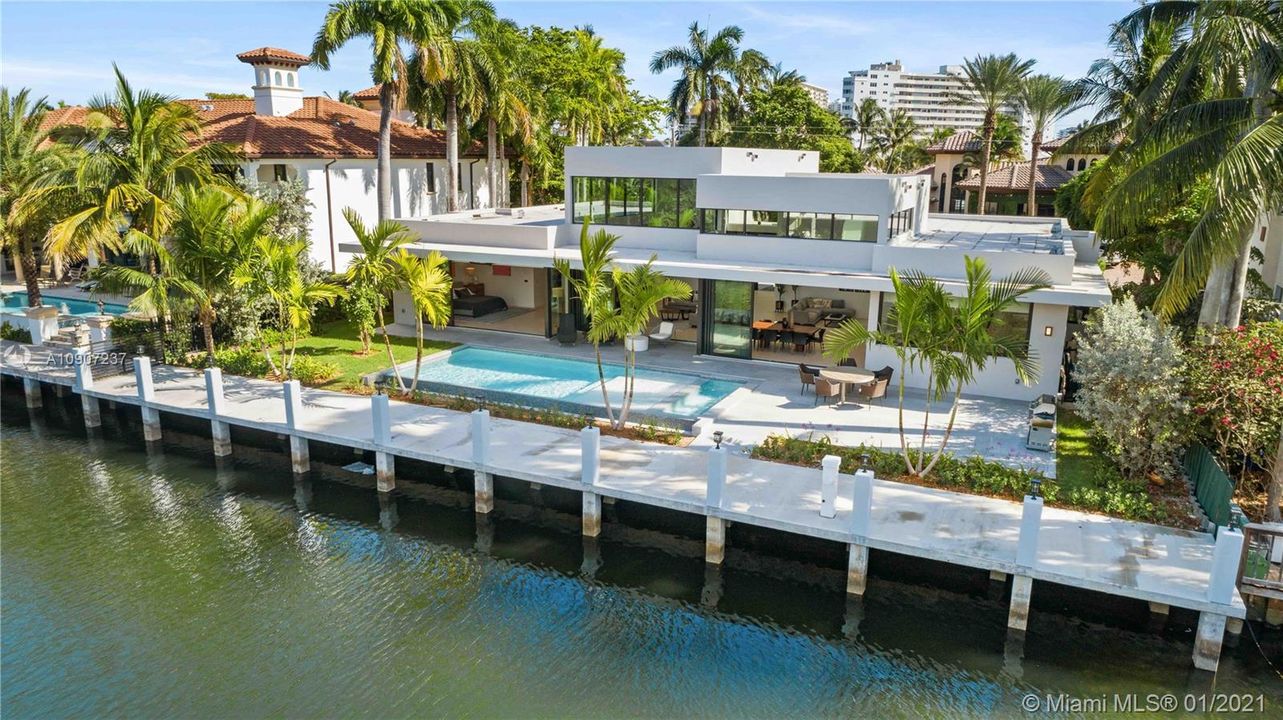Recientemente alquilado: $25,000 (4 camas, 4 baños, 4579 Pies cuadrados)