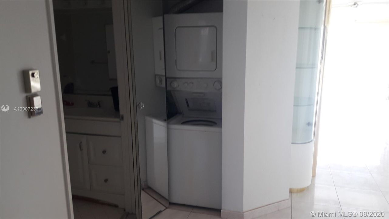 Recently Sold: $109,000 (2 beds, 2 baths, 1207 Square Feet)
