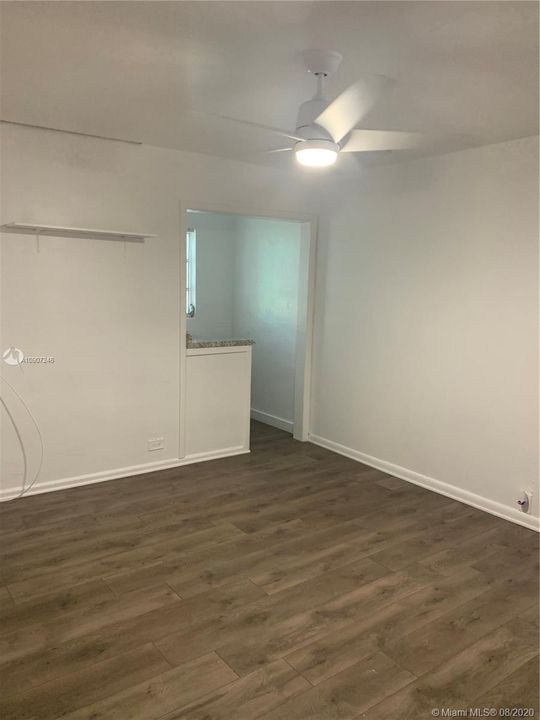 Vendido Recientemente: $319,990 (2 camas, 2 baños, 1203 Pies cuadrados)