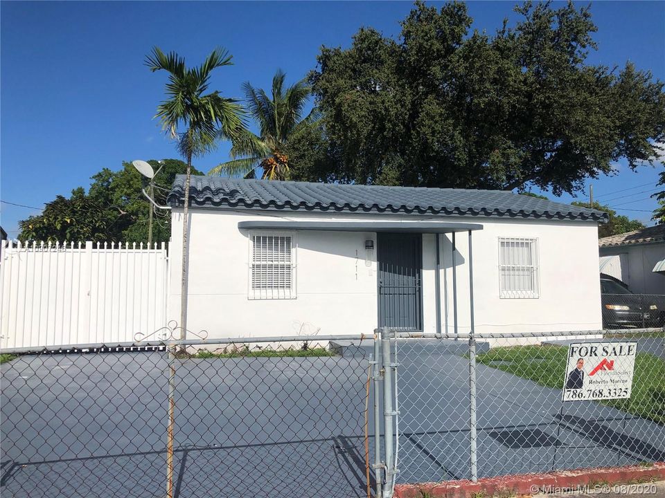 Vendido Recientemente: $319,990 (2 camas, 2 baños, 1203 Pies cuadrados)