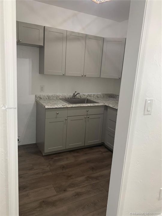 Vendido Recientemente: $319,990 (2 camas, 2 baños, 1203 Pies cuadrados)