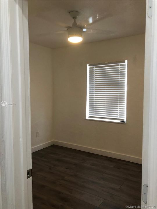 Vendido Recientemente: $319,990 (2 camas, 2 baños, 1203 Pies cuadrados)