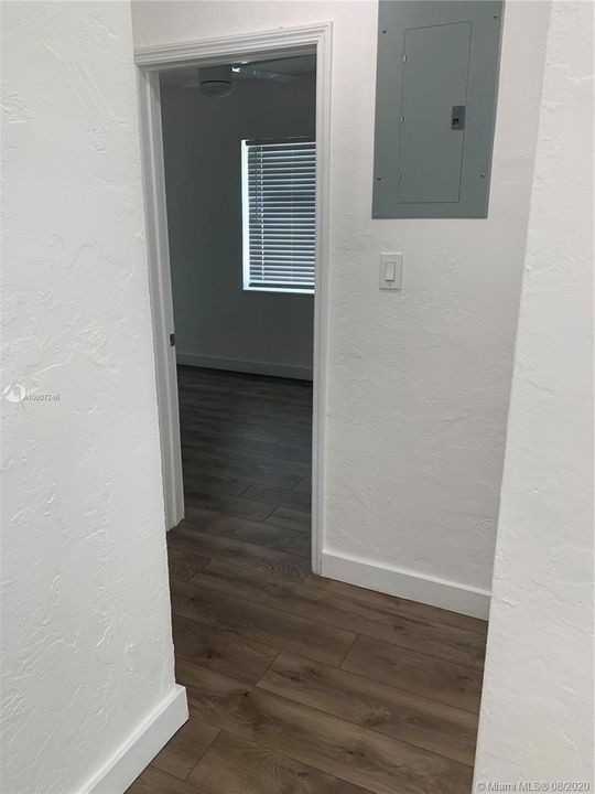 Vendido Recientemente: $319,990 (2 camas, 2 baños, 1203 Pies cuadrados)