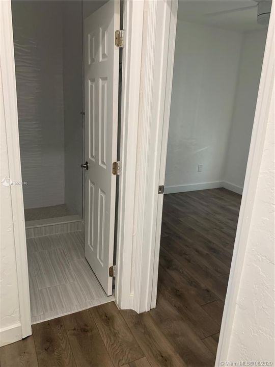 Vendido Recientemente: $319,990 (2 camas, 2 baños, 1203 Pies cuadrados)