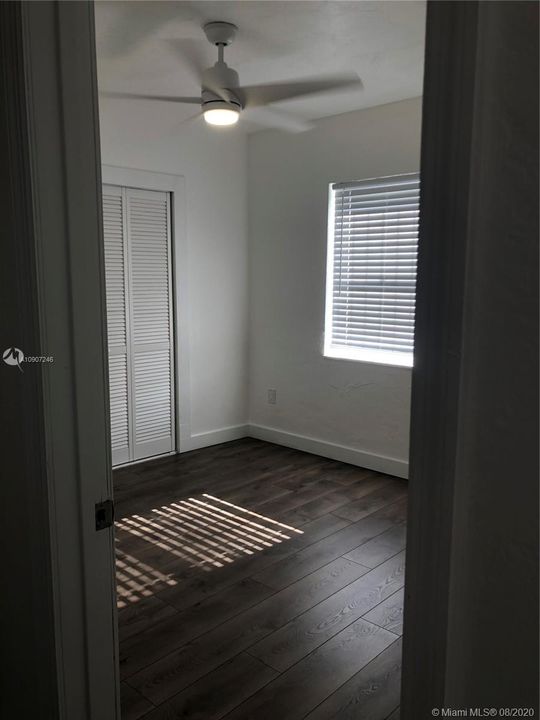Vendido Recientemente: $319,990 (2 camas, 2 baños, 1203 Pies cuadrados)