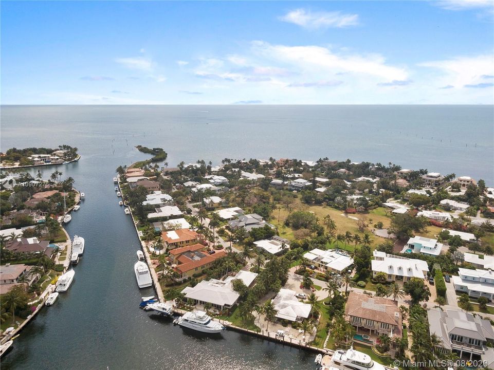 Recently Sold: $2,450,000 (3 beds, 2 baths, 0 Square Feet)