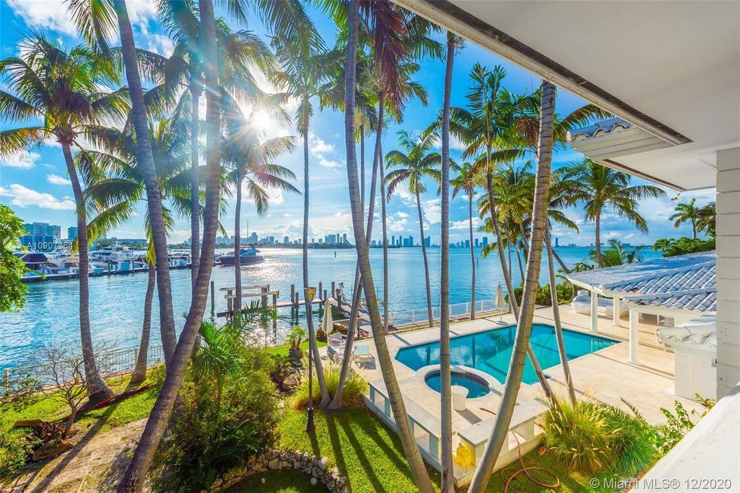 Recently Sold: $17,900,000 (5 beds, 5 baths, 5778 Square Feet)
