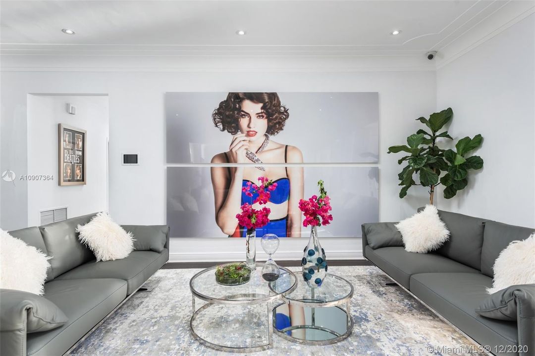 Recently Sold: $17,900,000 (5 beds, 5 baths, 5778 Square Feet)