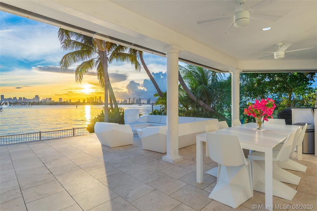 Recently Sold: $17,900,000 (5 beds, 5 baths, 5778 Square Feet)