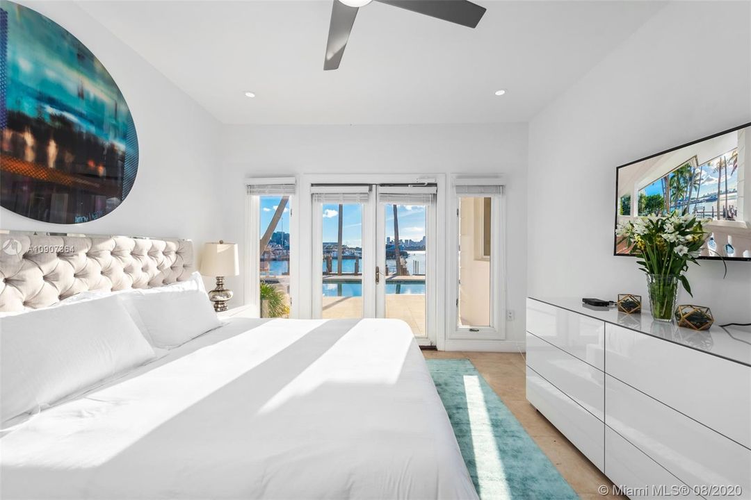 Recently Sold: $17,900,000 (5 beds, 5 baths, 5778 Square Feet)
