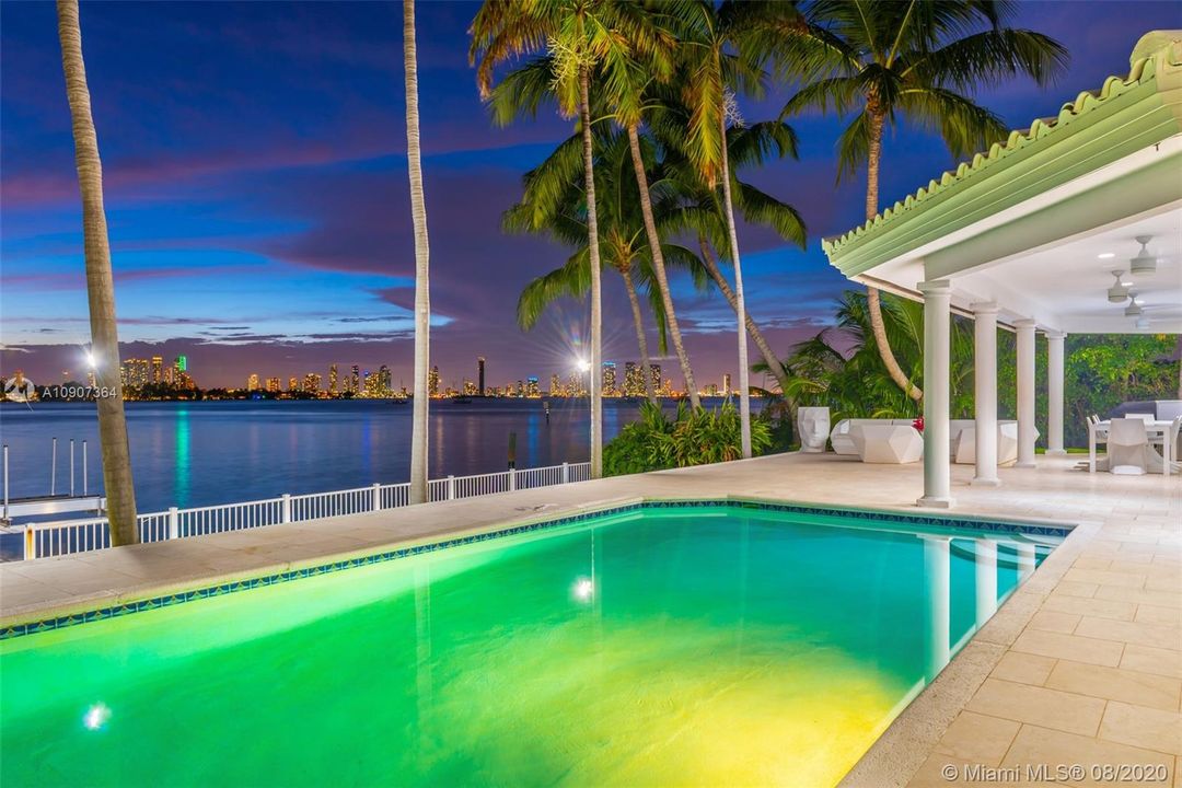 Recently Sold: $17,900,000 (5 beds, 5 baths, 5778 Square Feet)