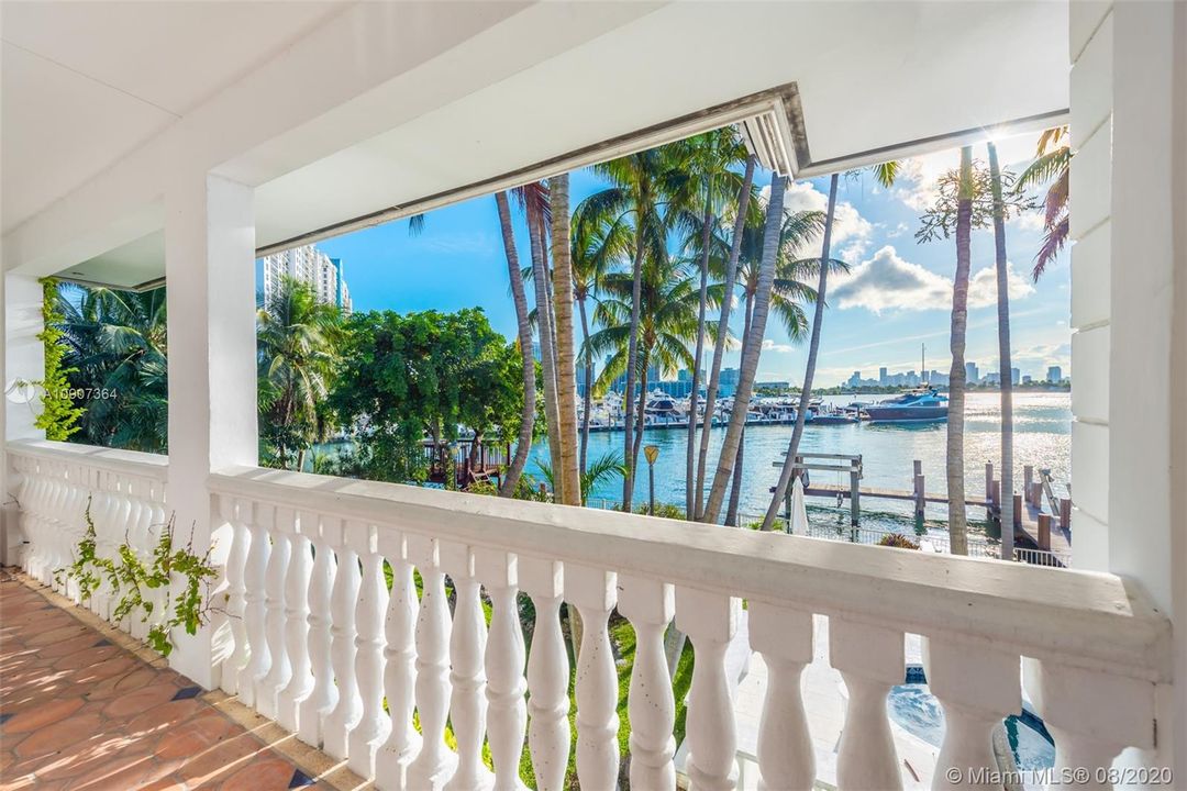 Recently Sold: $17,900,000 (5 beds, 5 baths, 5778 Square Feet)