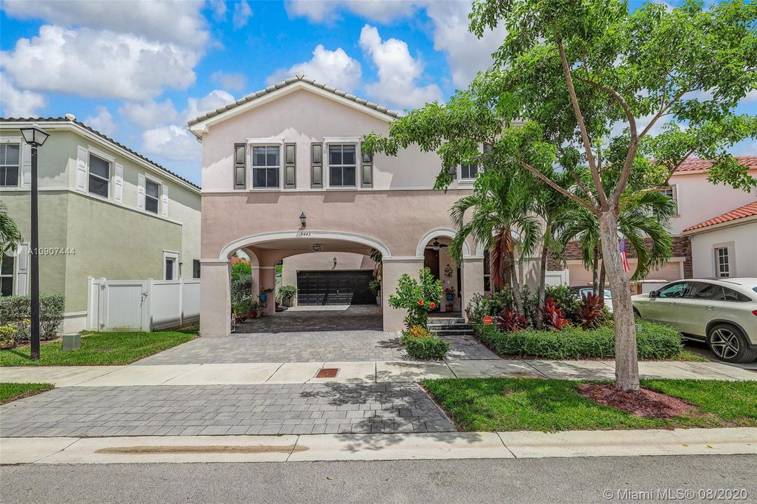 Recently Sold: $600,000 (5 beds, 5 baths, 3344 Square Feet)