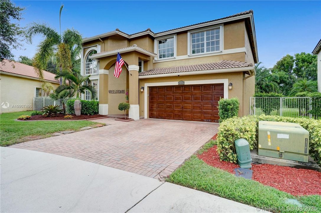 Recently Sold: $625,000 (4 beds, 3 baths, 2812 Square Feet)