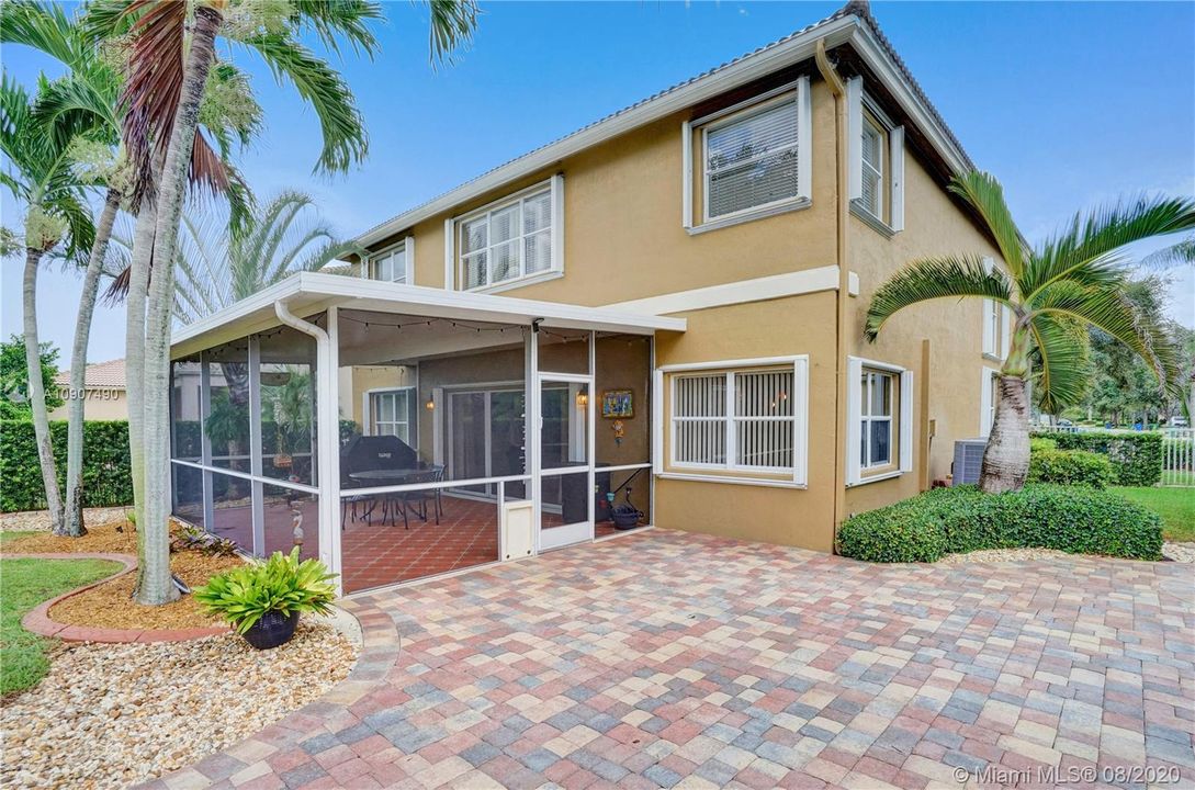 Recently Sold: $625,000 (4 beds, 3 baths, 2812 Square Feet)