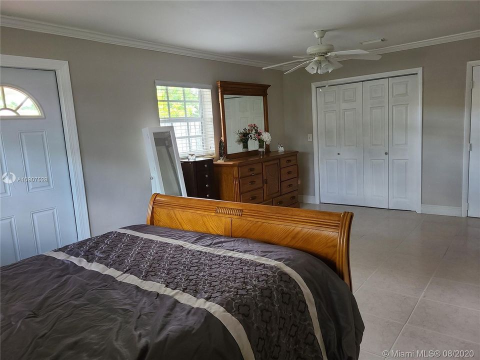 Vendido Recientemente: $475,000 (4 camas, 3 baños, 1672 Pies cuadrados)